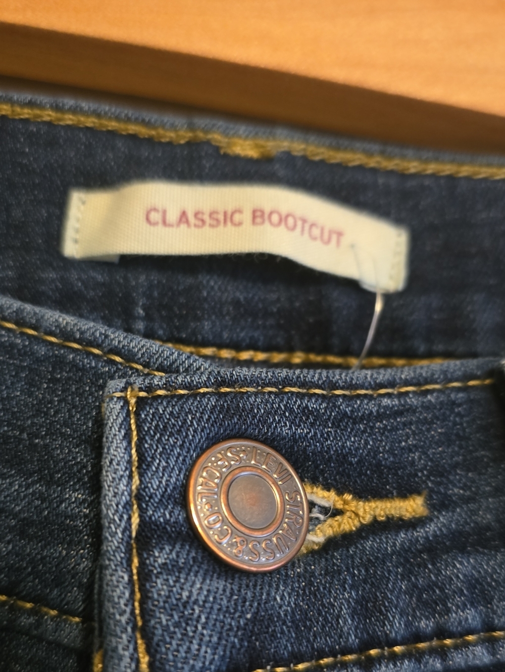 Levi's Jeans Women's Size 4 Short 4S Blue Classic Bootcut Boot Cut Embroidered - Picture 8 of 10